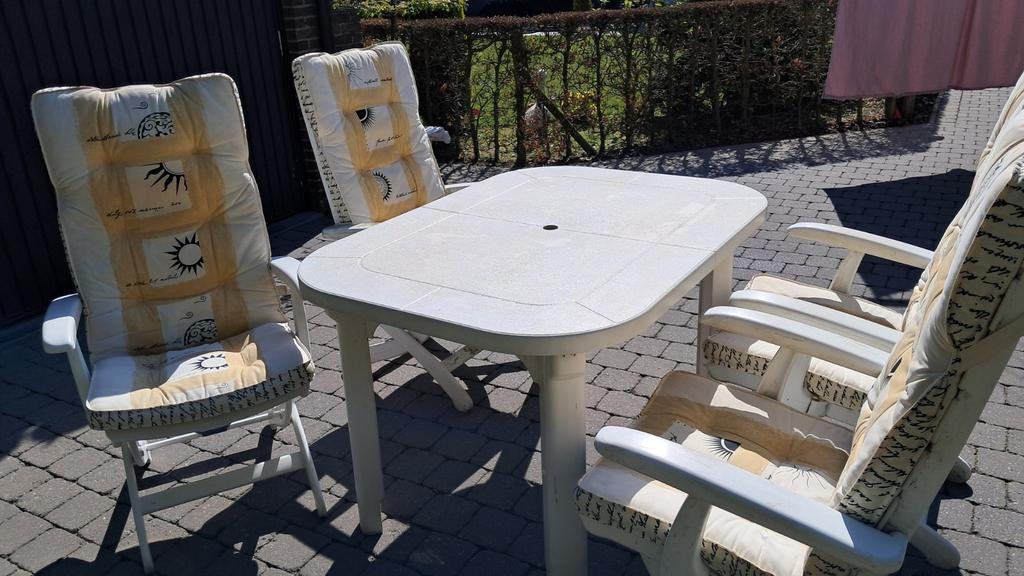 Verstelbare Terrasstoelen (4) en vergrootbare  tafel, Ophalen