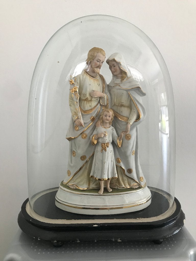 Cloche en verre avec statue en biscuit antique, Enlèvement