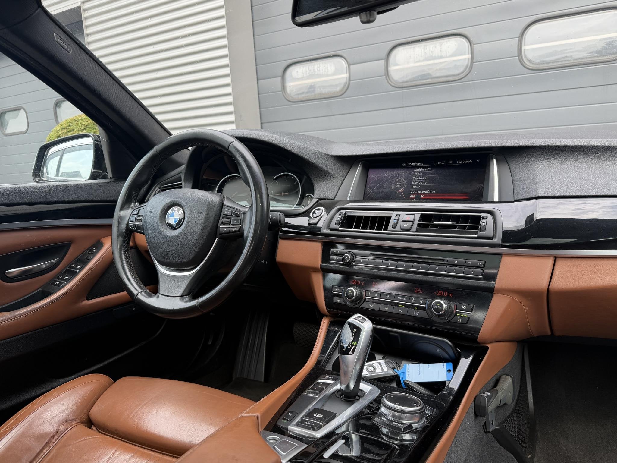 BMW 5-serie 520d Individual Edition | Panoramadak | Navigati, Automaat, 4 deurs, Achterwielaandrijving, Euro 6