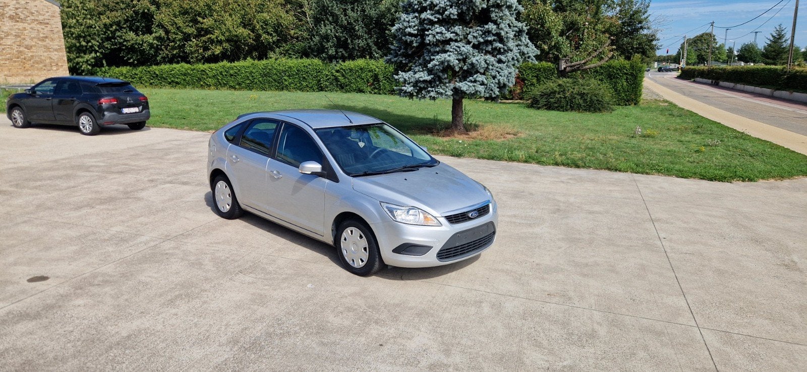 Ford focus essence Boite Automatique 
137000 km
Climatisati, Autos, Focus, Autre carrosserie, 5 portes, 5 places