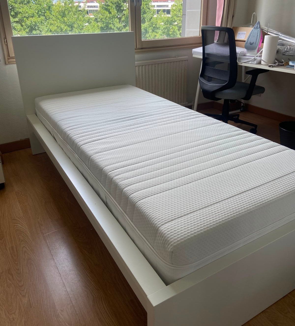1 persoonsbed - wit- Ikea- reeks Malm- zo goed als nieuw, Huis en Inrichting, Ophalen, 100 cm, Eenpersoons, 210 cm