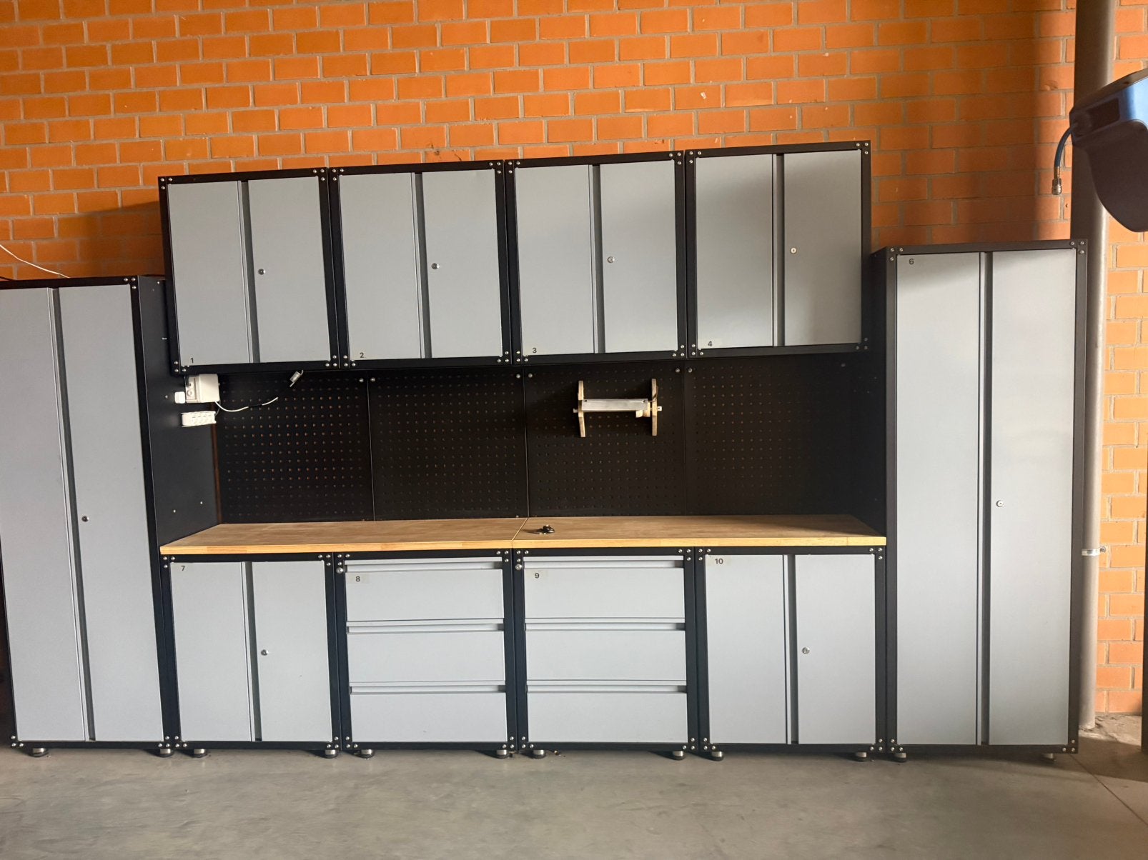 Complete HBM werkplaatsinrichting met kasten en werkbank, Doe-het-zelf en Bouw, Ophalen, Zo goed als nieuw