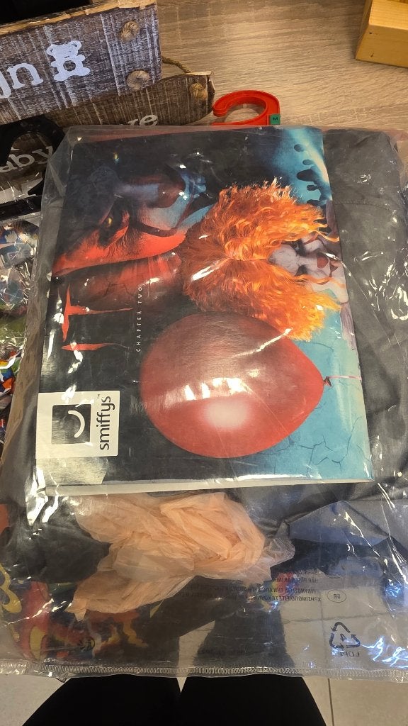 Halloween kledij, Ophalen, Zo goed als nieuw