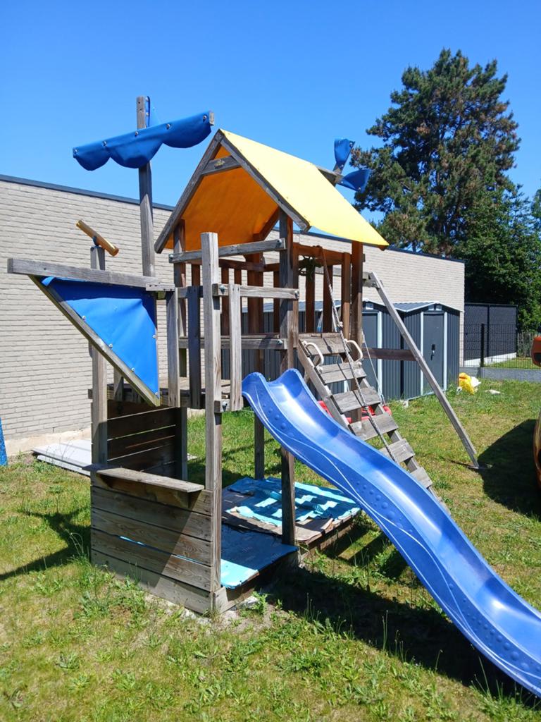 Houten speeltoestel met glijbaan merk wickey, Enlèvement, Toboggan