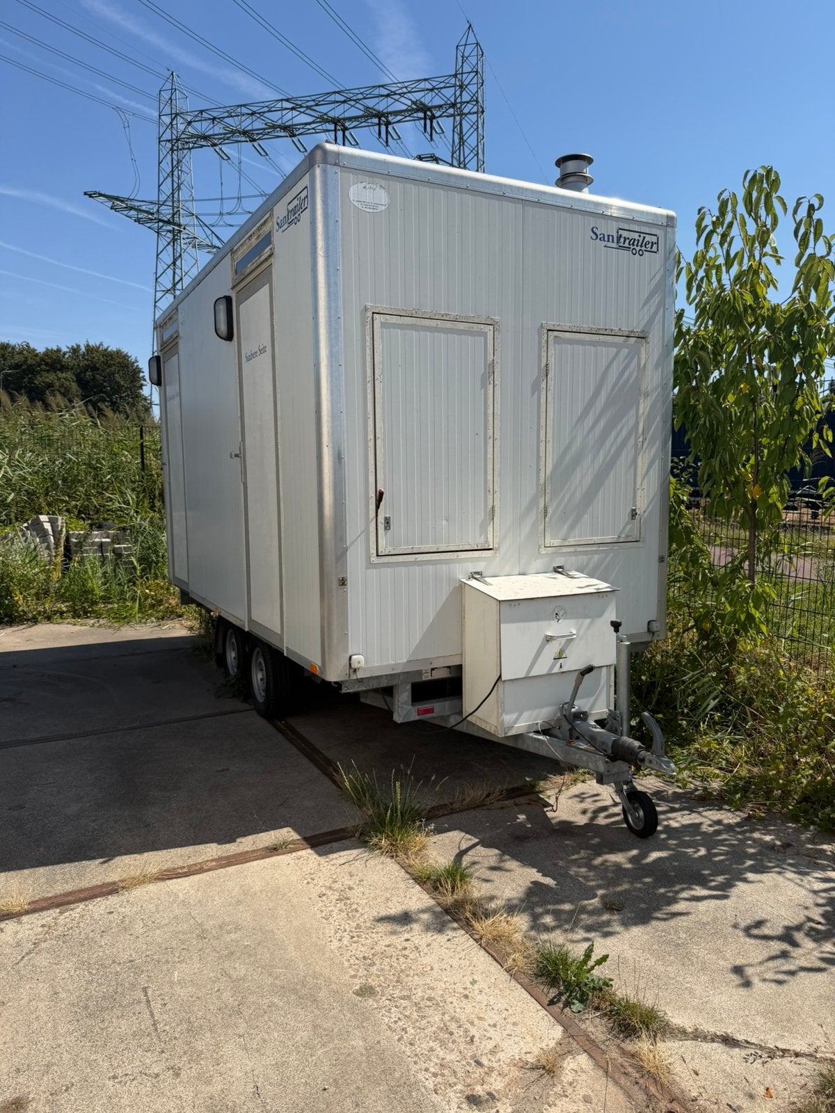 Sanitair aanhangwagen 2xdouche mobiele badkamer, Ophalen, Zo goed als nieuw