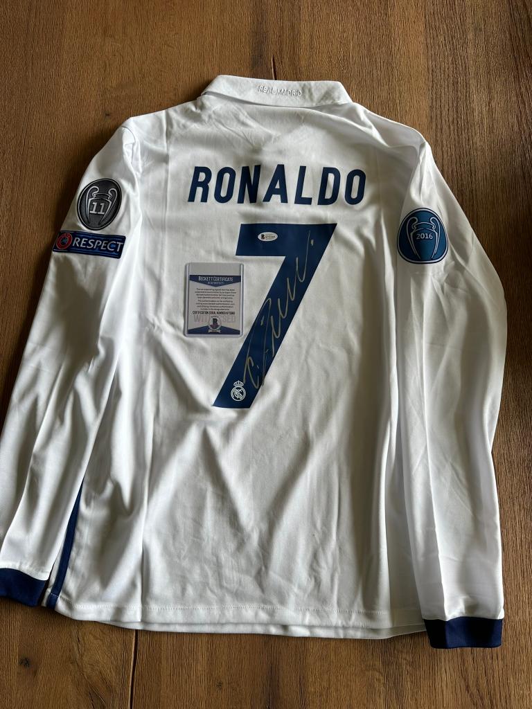 Hand gesigneerd shirt Cristiano Ronaldo, met COA (Beckett), Verzamelen, Sportartikelen en Voetbal, Ophalen of Verzenden, Nieuw
