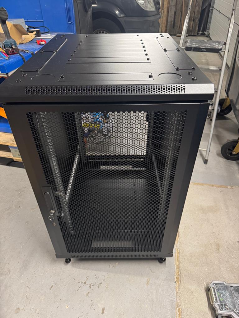 Patchrack 18u, Informatique & Logiciels, Armoires de serveurs, Enlèvement, Neuf