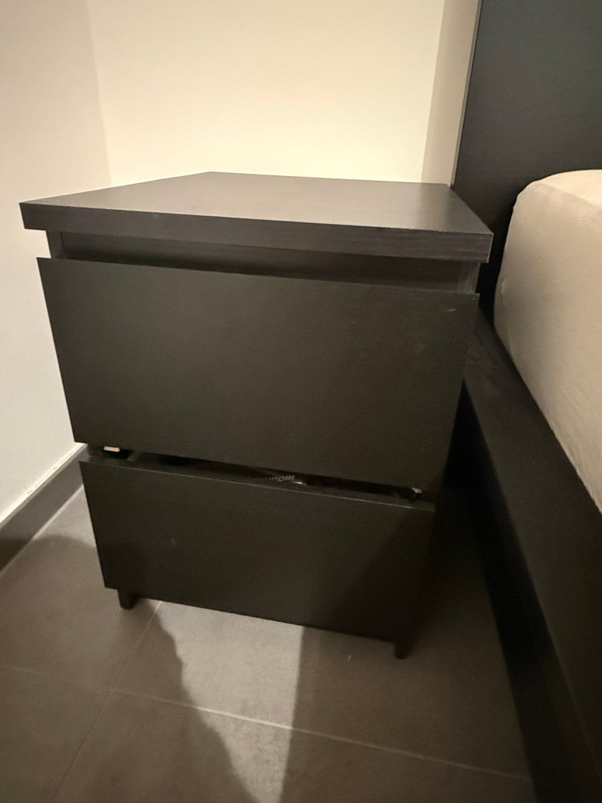 Lot de 2 tables de chevet IKEA MALM – Noir brun, Huis en Inrichting, Slaapkamer | Nachtkastjes, Zo goed als nieuw, Ophalen