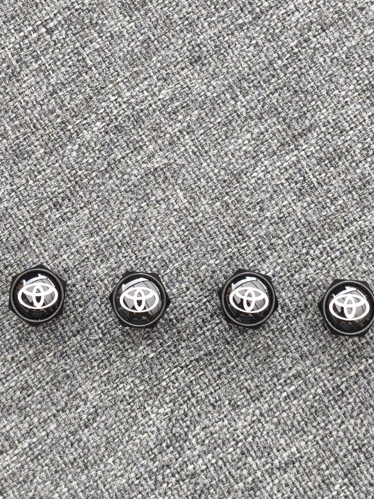Set van 4 Luxe Toyota Ventieldopjes (Zwart / Metaal) - Nieuw, Ophalen of Verzenden, Nieuw
