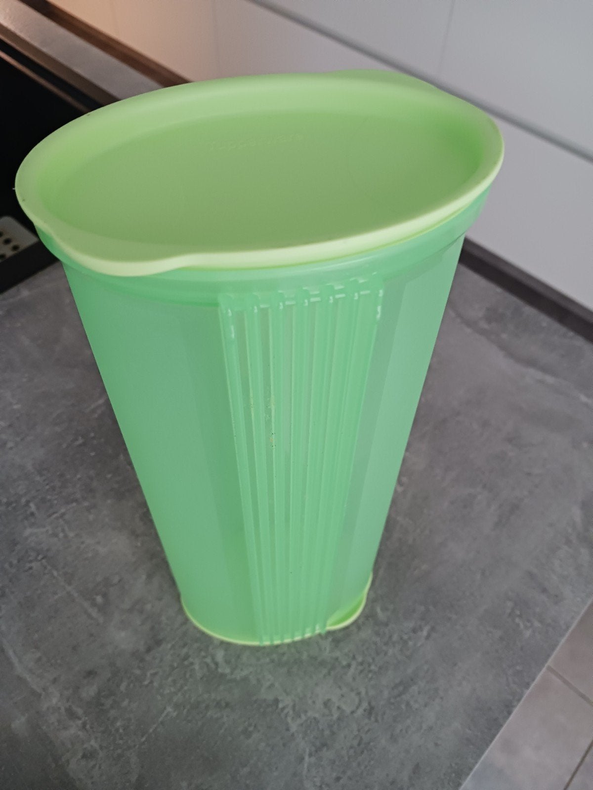 Groene spaghettidoos van Tupperware te koop., Ophalen, Zo goed als nieuw, Groen, Bewaardoos