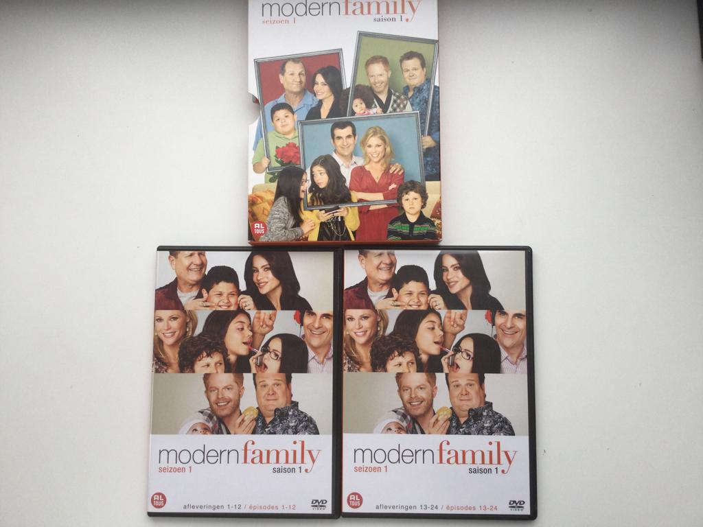 Modern Family seizoen 1 compleet - Nieuw 24 afleveringen., Ophalen, Nieuw in verpakking, Overige genres, Boxset
