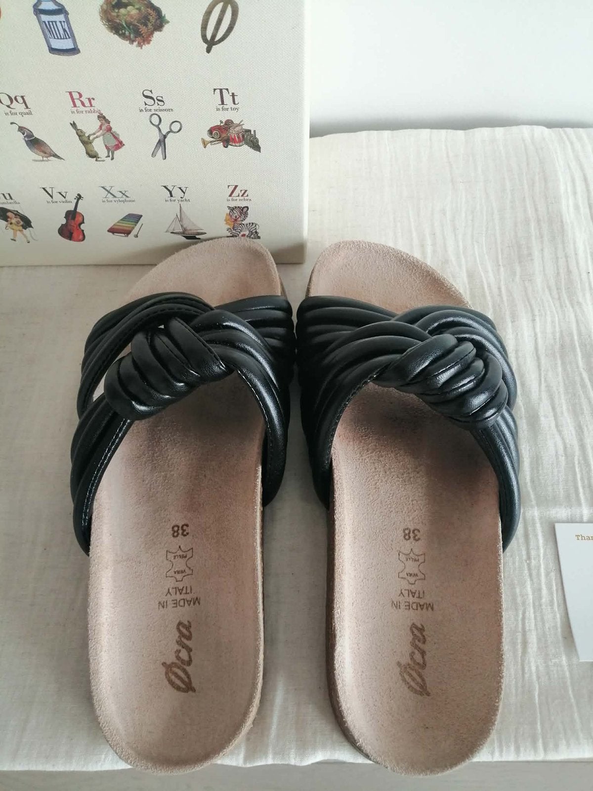 Leder slippers Ocra 38, zo goed als nieuw in originele doos, Slippers, Zwart, Ophalen of Verzenden, Zo goed als nieuw