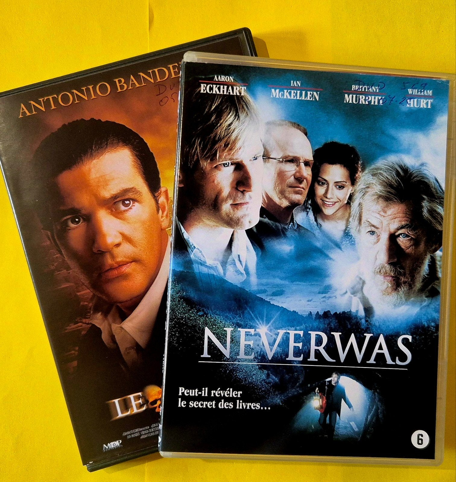 2x DVD 📀 Le tombeau + Neverwas - Antonio Banderas, CD & DVD, DVD | Aventure, Tous les âges, Enlèvement ou Envoi, Utilisé