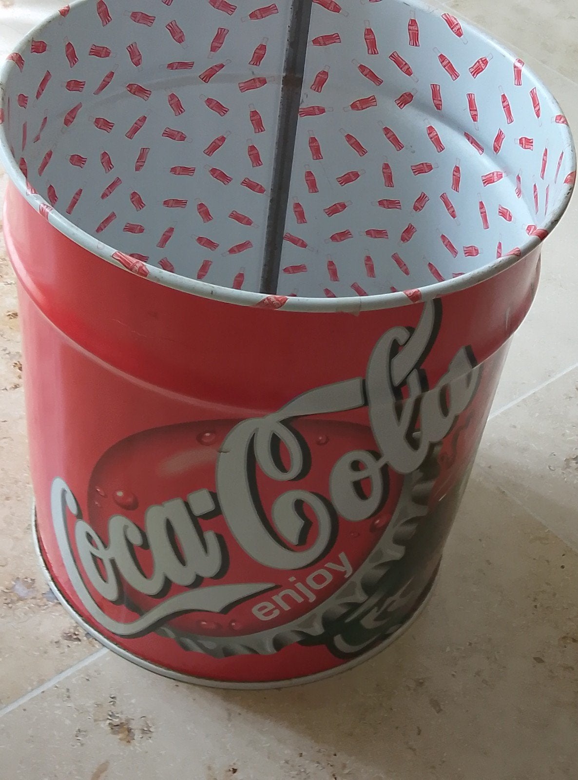 prullenbak Coca-Cola, Diversen, Ophalen
