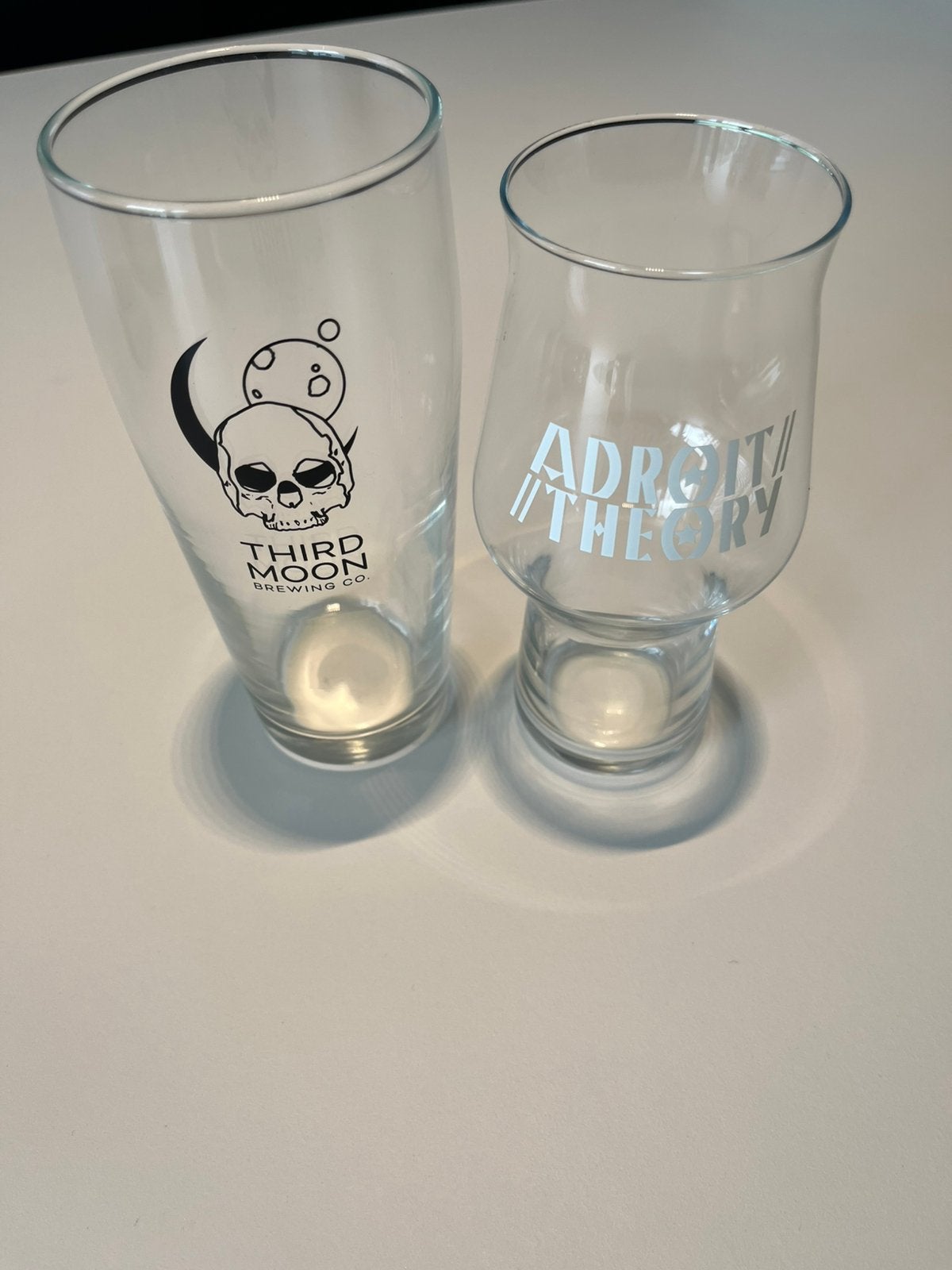 Verres à bière variés - Set de 2 verres, Enlèvement, Neuf, Verre à bière