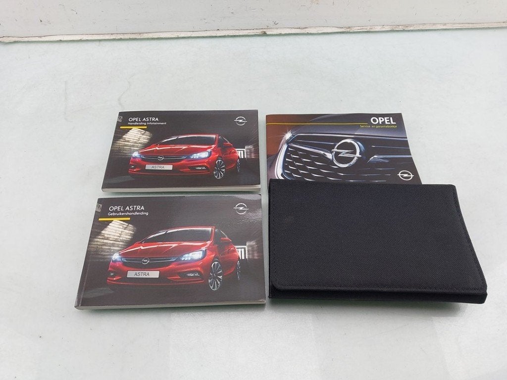 INSTRUKTIEBOEK Opel Astra K Sports Tourer (07-2014/12-2022), Auto-onderdelen, Overige Auto-onderdelen, Opel, Gebruikt