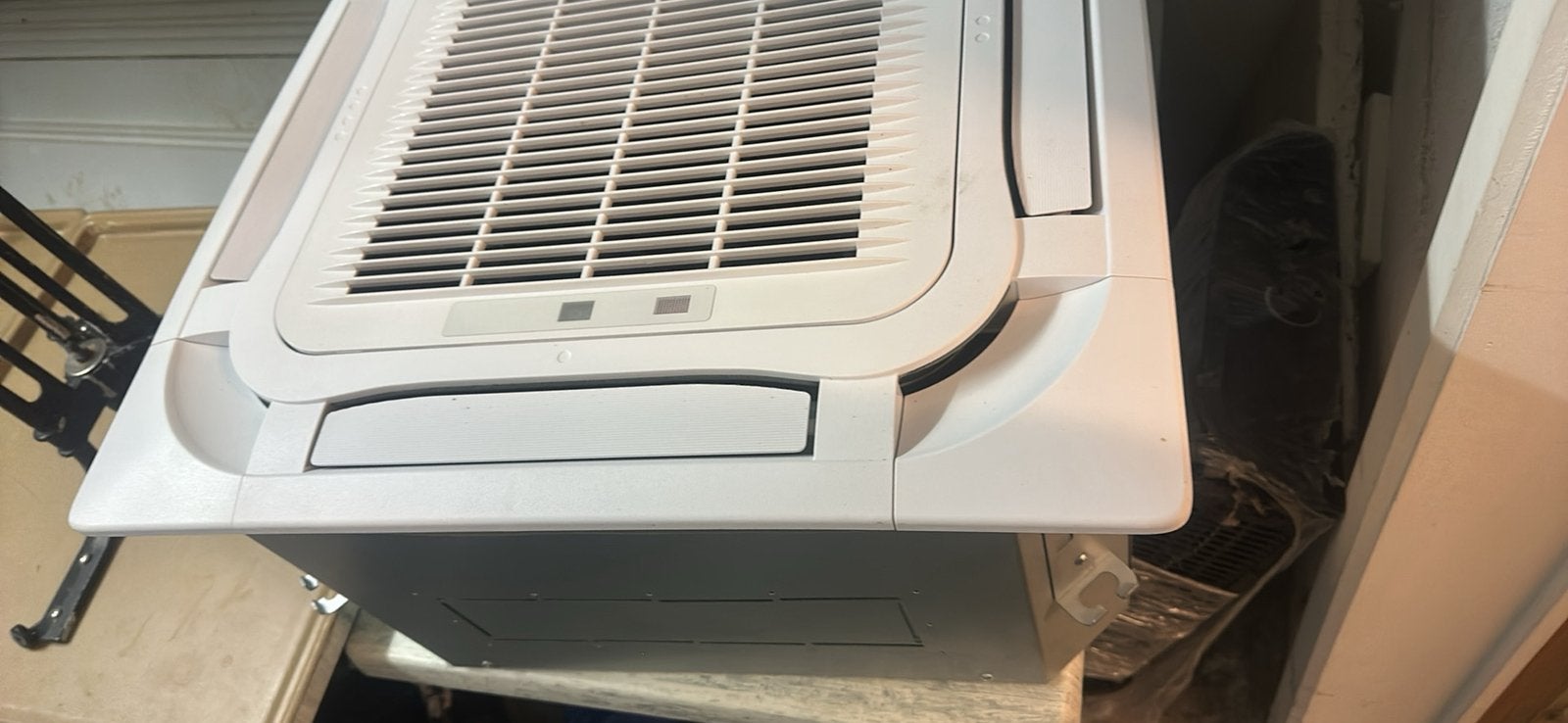 TE KOOP: NIEUWE CASSETTE AIRCO TOSOT 12000 BTU, Enlèvement