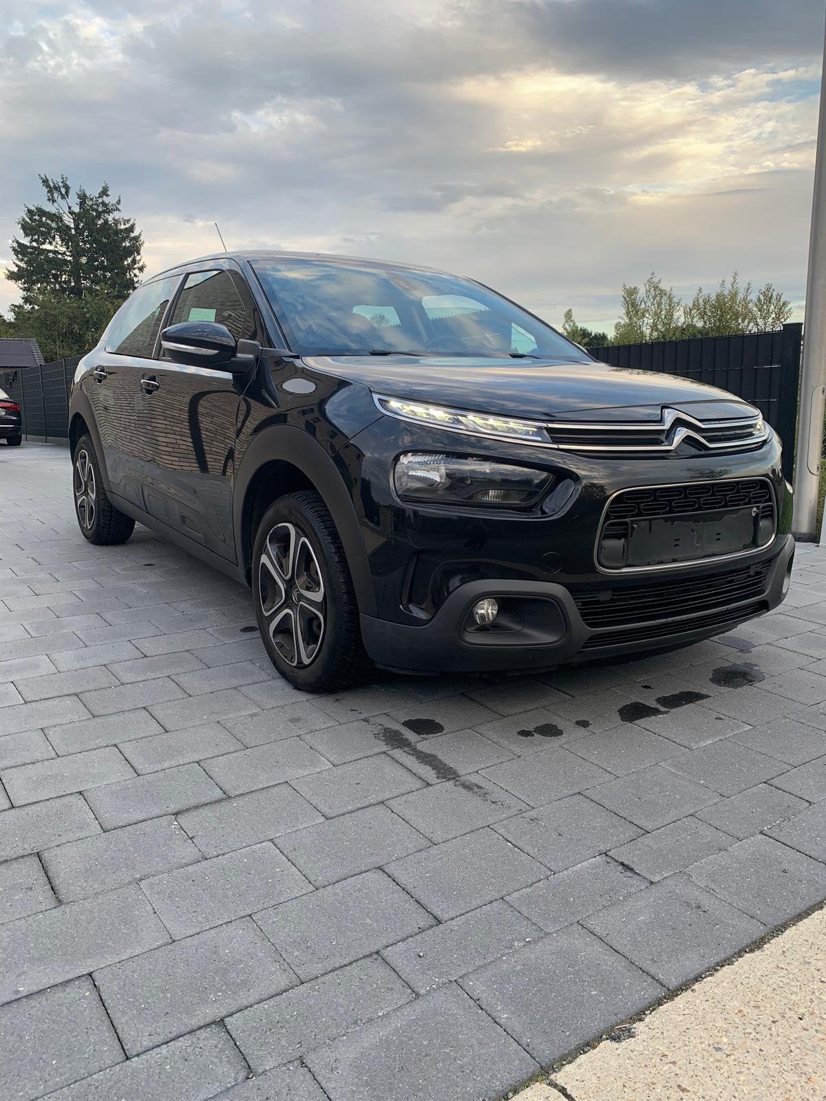 Citroen C4 Cactus 1.2 benzine 2018 gps navi gekeurd, Auto's, Voorwielaandrijving, Euro 6, Zwart, 5 deurs