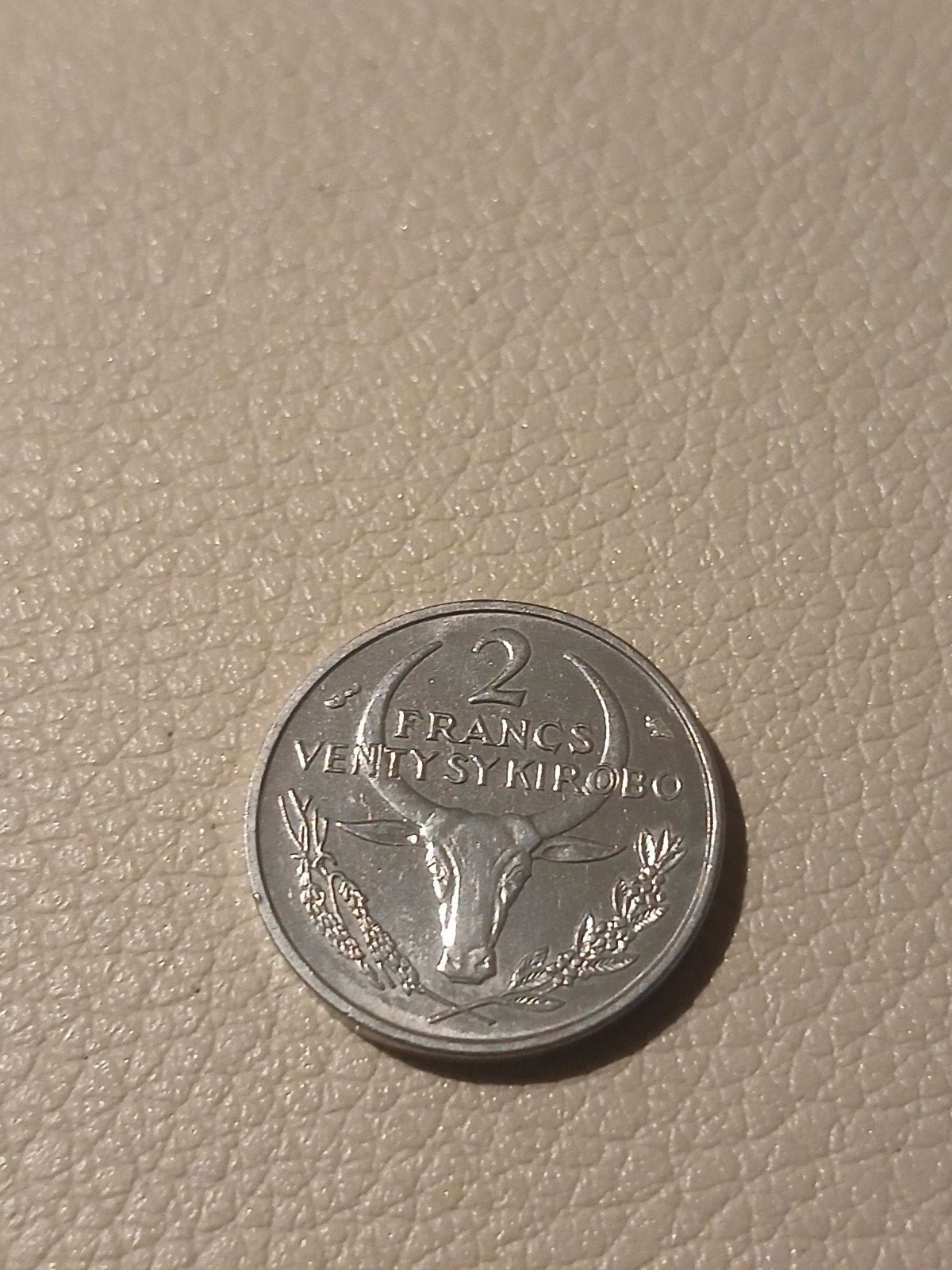 Madagascar, Timbres & Monnaies, Enlèvement ou Envoi