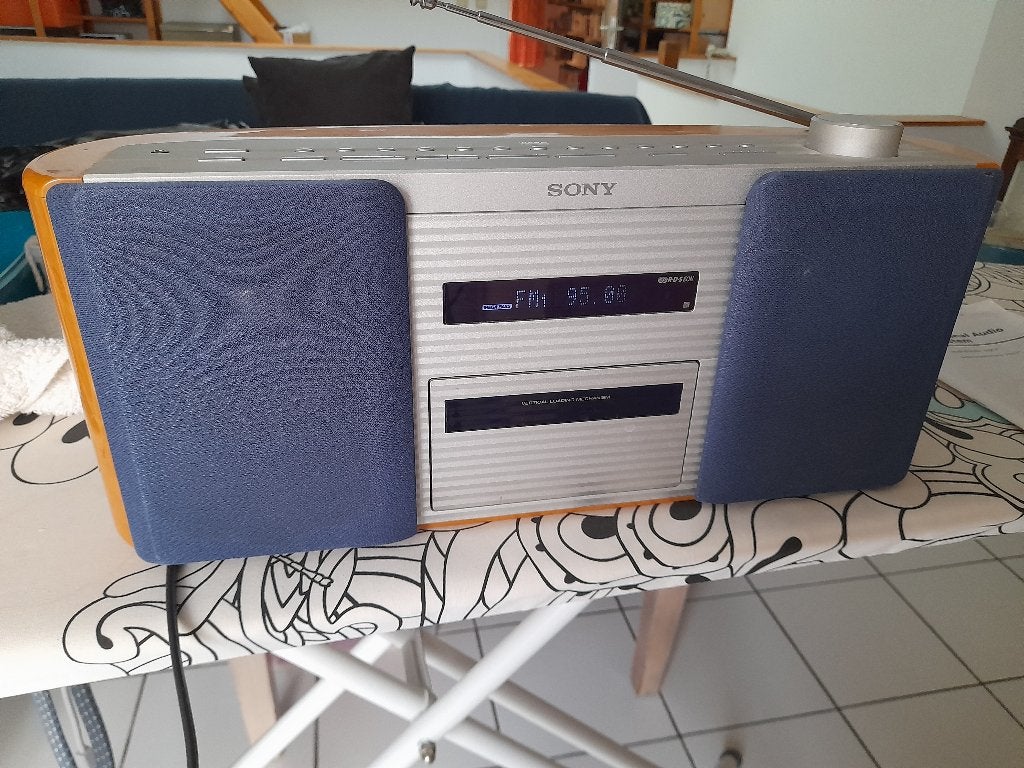 chaine hifi Sony vintage 2004 (radio et CD) + télécommande, Micro chaîne, Comme neuf, Enlèvement, Sony