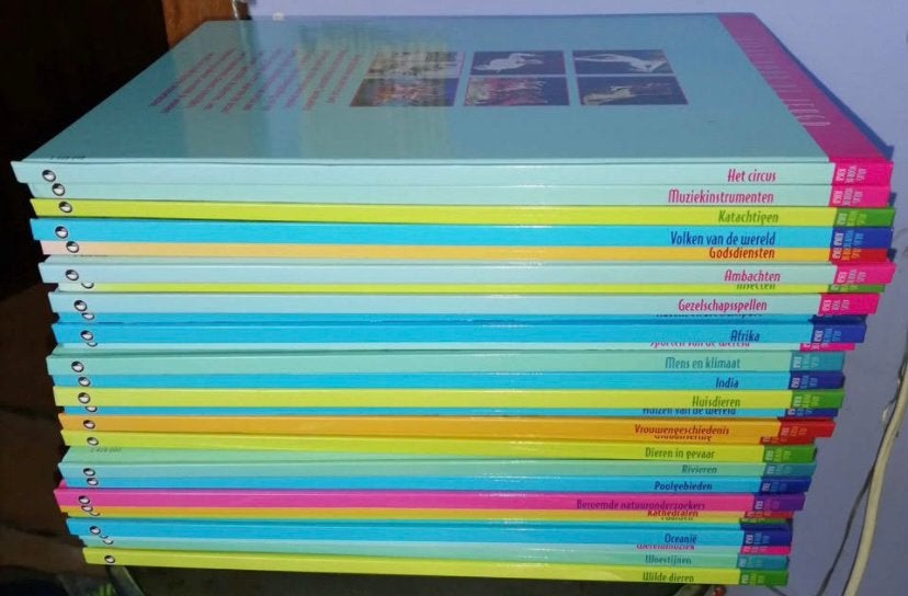 Livres Atlas, Enlèvement, Comme neuf