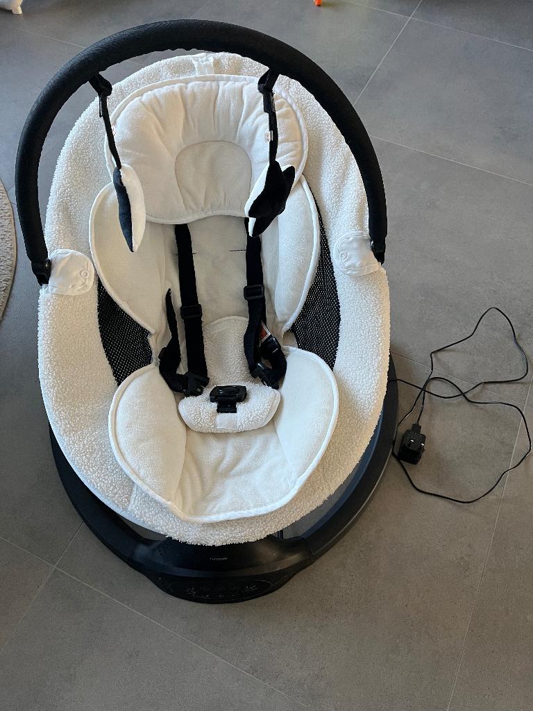 LUVION baby swing, Kinderen en Baby's, Schommelstoel, Ophalen, Overige merken, Met gordel(s) of riempje(s)