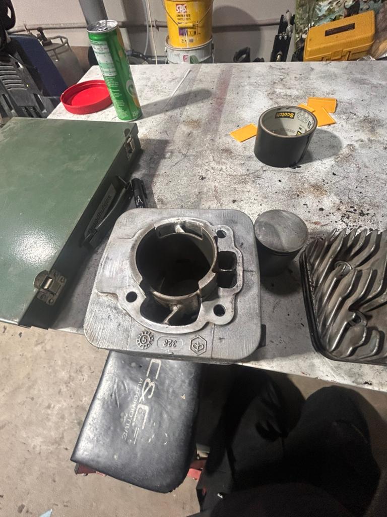 125cc cilinder, Ophalen, Zo goed als nieuw, Cilinder