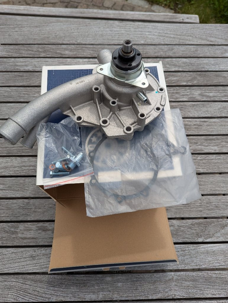 Waterpomp Mercedes W201, Enlèvement ou Envoi, Neuf, SsangYong