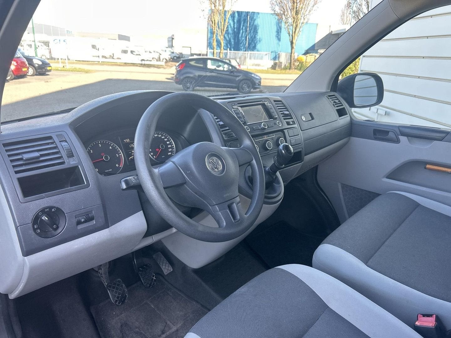 Volkswagen Transporter 2.0 TDI L1H1 T800 Baseline | € 5.450,, ABS, 190 g/km, Bedrijf, Zilver of Grijs
