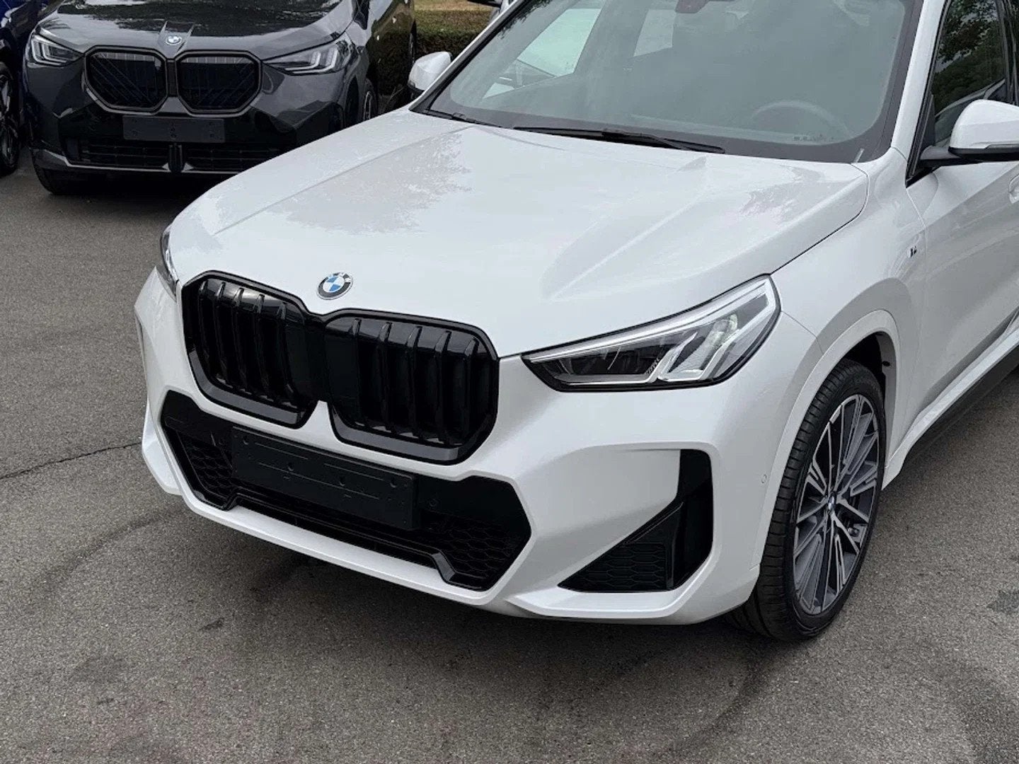 BMW X1 sDrive18i M Sport / PANODAK / TREKHAAK / DODE HOEK, Gebruikt, 136 pk, Wit, Bedrijf