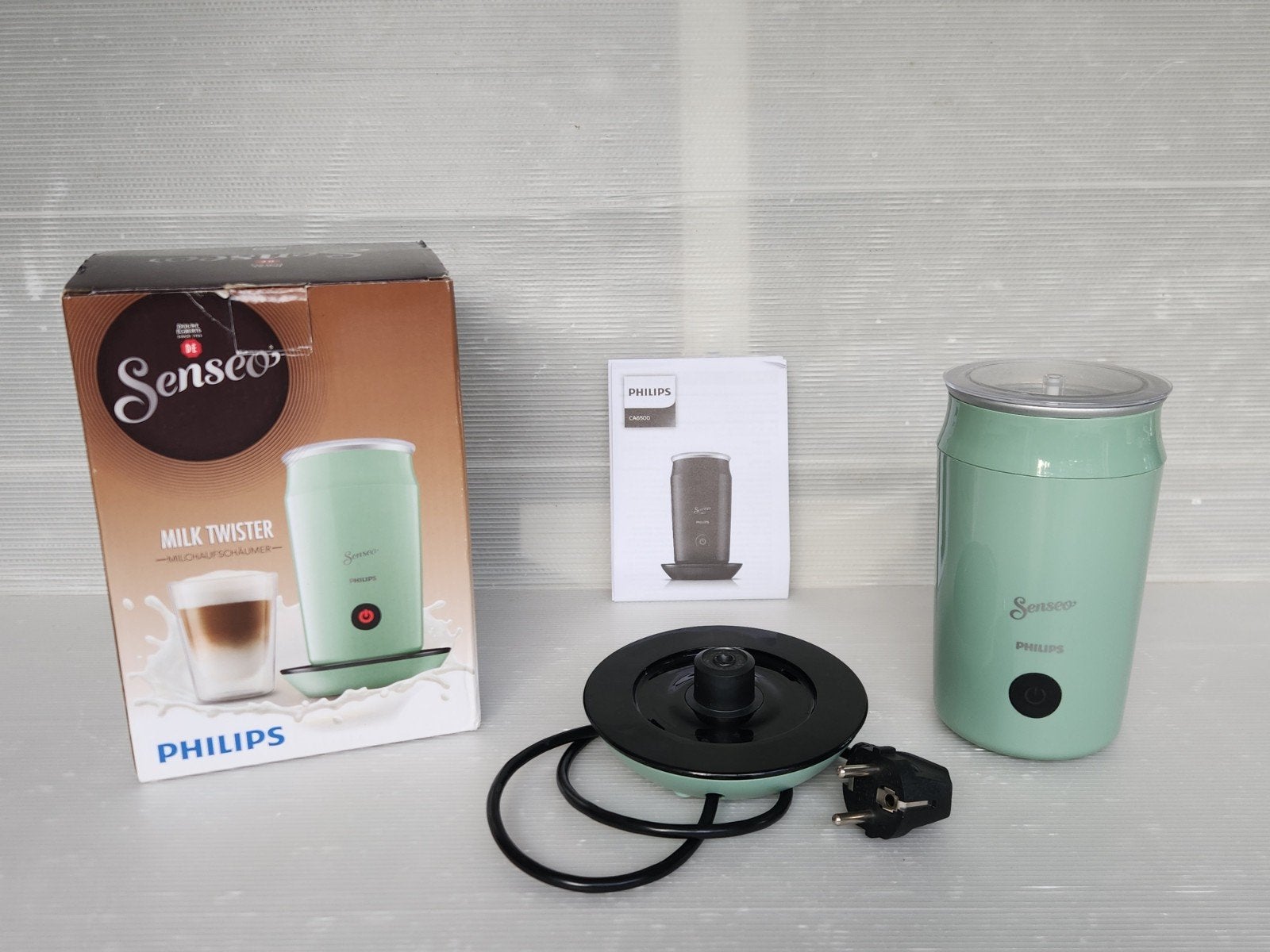 Melkopschuimer Philips
Limited edition Fancy green.
Perfecte, Ophalen of Verzenden, Zo goed als nieuw, Elektrische melkopschuimer