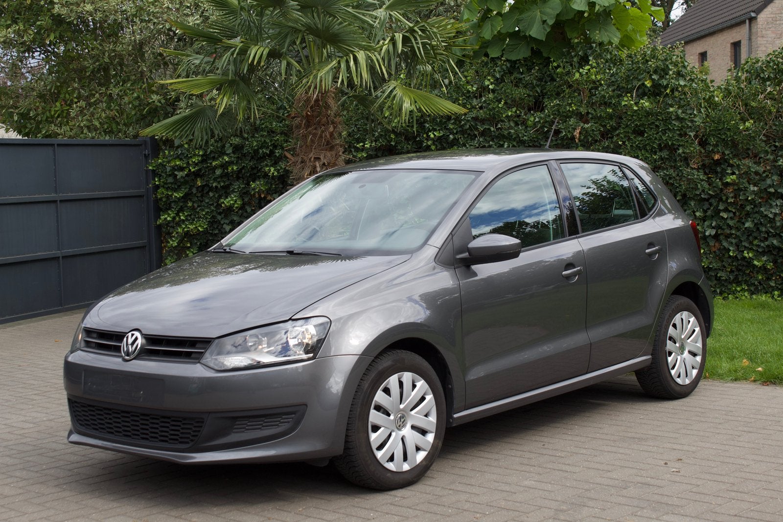 Polo 1.4i 12 mois garantie distribution changée 80.000km, Auto's, Euro 5, 4 cilinders, Bedrijf, Zilver of Grijs