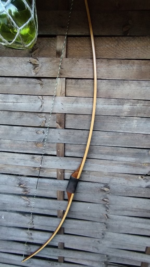 Arc Howard hill longbow de 68" 50 lb droitier, Enlèvement ou Envoi, Comme neuf, Longbow