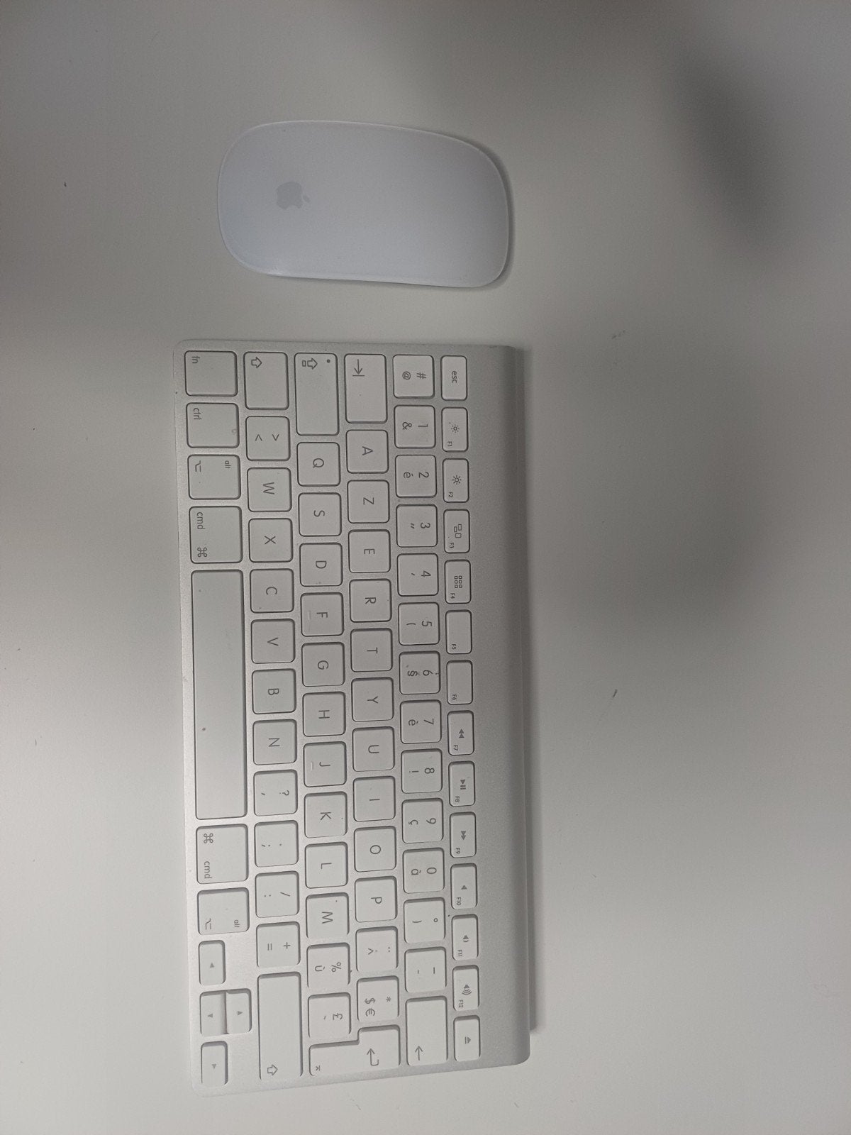 appel magice toetsenbord en muis, Computers en Software, Ophalen, Azerty, Zo goed als nieuw, Draadloos