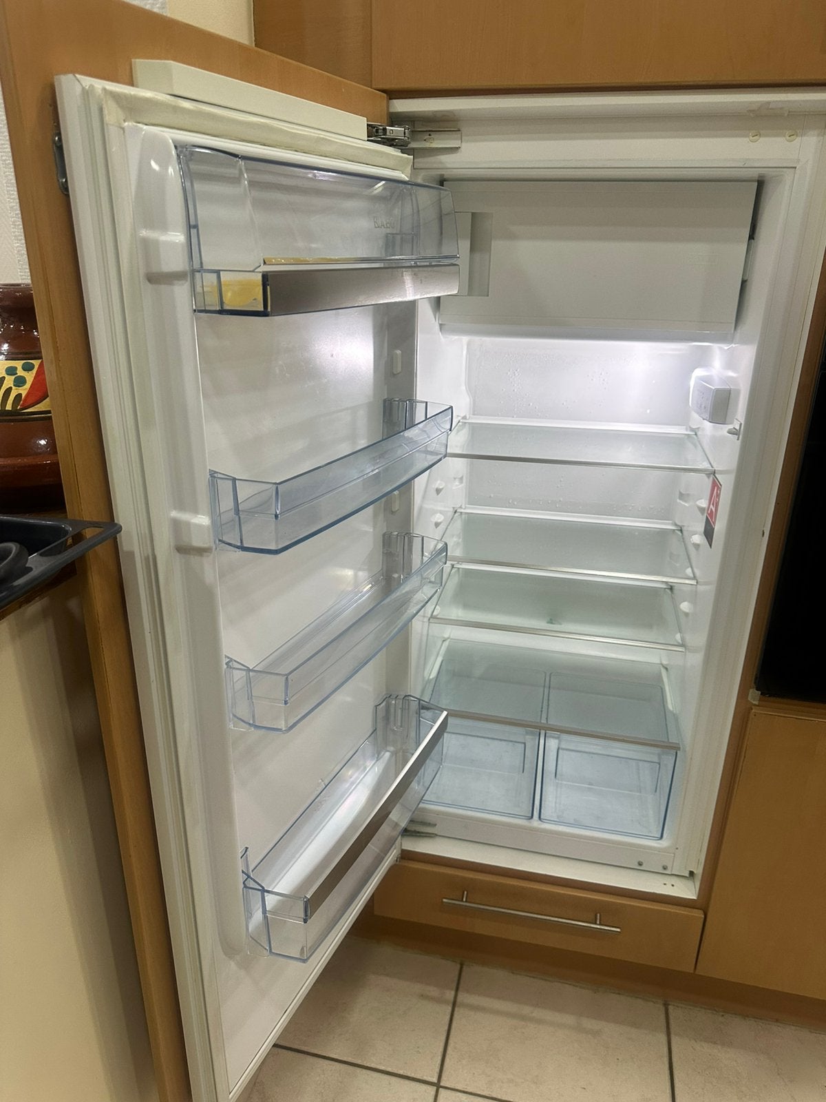 Frigo encastrable AEG, Electroménager, Classe énergétique A ou plus économe, 120 à 140 cm, Avec compartiment congélateur, Comme neuf