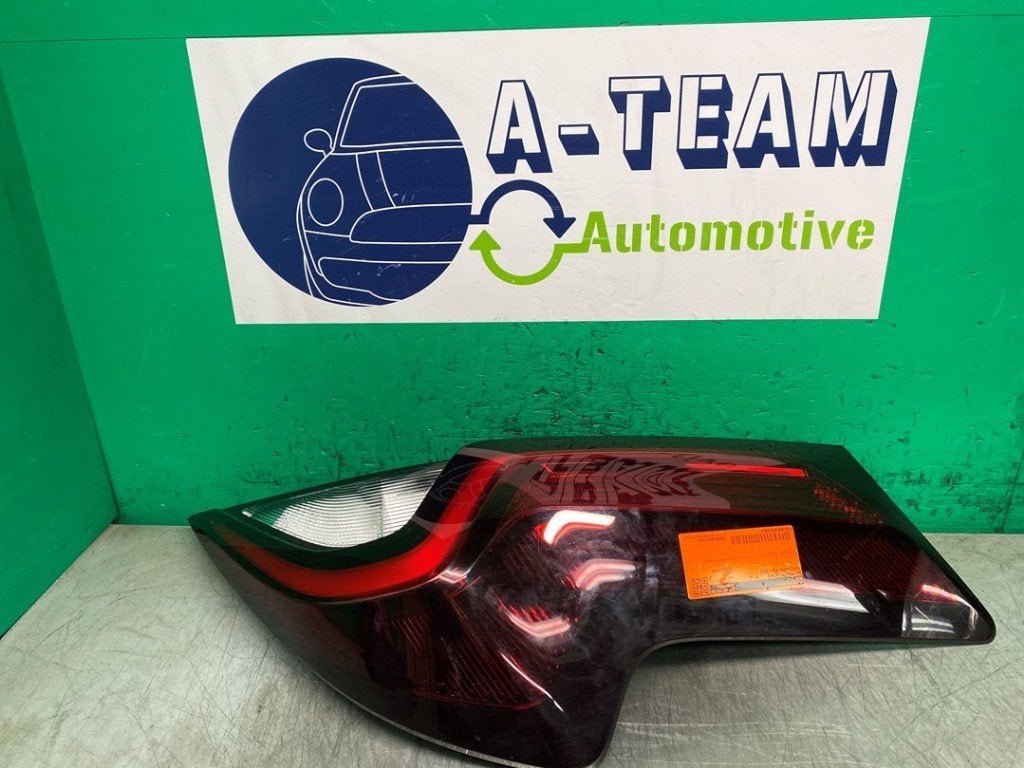 FEU ARRIÈRE DROIT Toyota Aygo X (01-2021/-) (|0101925|), Kundenbetreuung@toyota.de, Toyota, Utilisé, Toyota-Allee 2
50858  Köln, DE