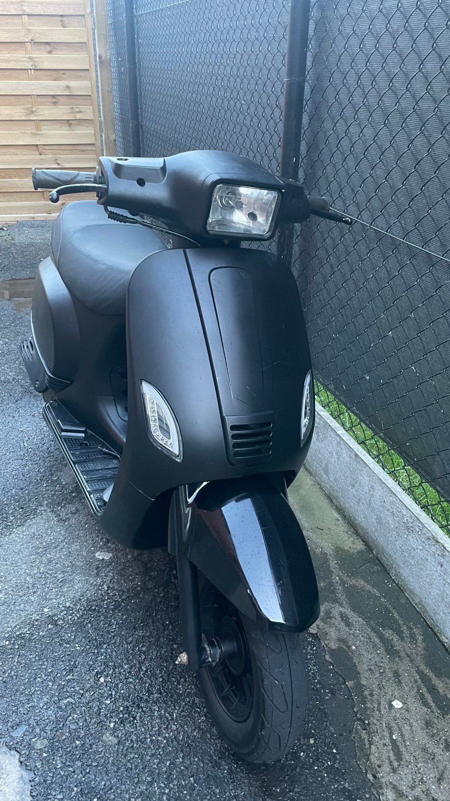 A klasse agm vx50s, Fietsen en Brommers, Ophalen, Zo goed als nieuw, Benzine