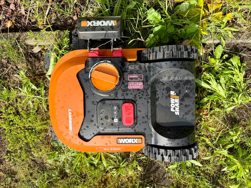 Tondeus gazon Worx Landroid M500 (WR141E) — avec accessoires, Jardin & Terrasse, Tondeuses robotisées, Enlèvement, Comme neuf