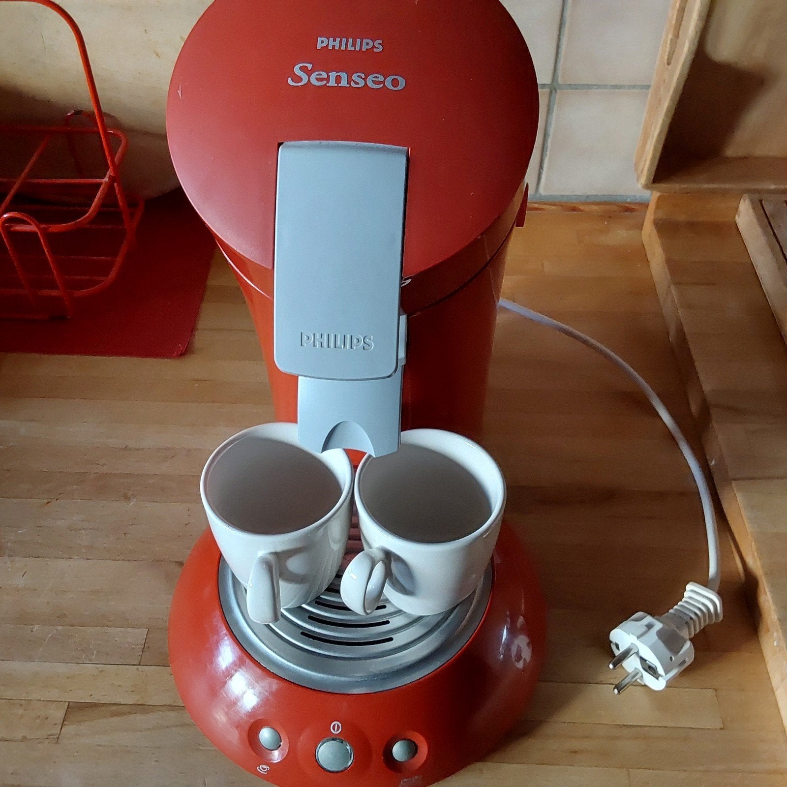 Senseo red+ dienbladsteunen+2 kopjes+instructies 
Met Su, Overige modellen, Ophalen of Verzenden, Zo goed als nieuw, 2 tot 4 kopjes
