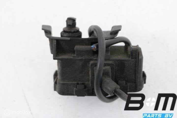 Stelelement voor tankklep VW Polo 6R 6R0810773B, Utilisé