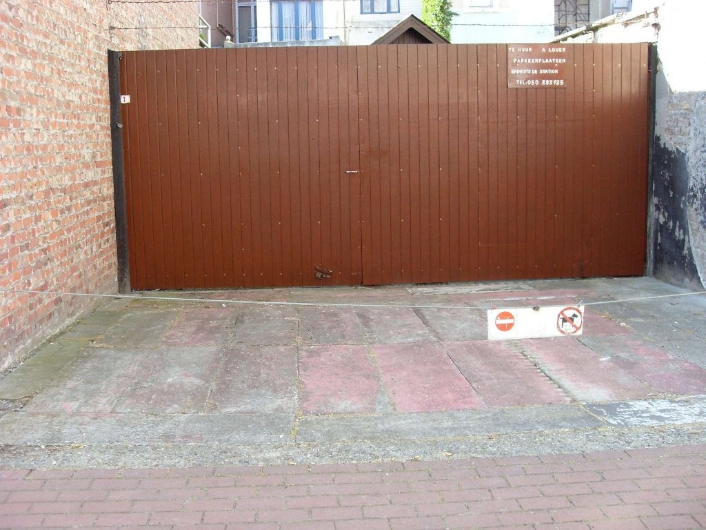 Blankenberge, Te Huur: nabij strand: 2 privé Parkeerplaatsen, Eigenaar, Antwerpen of Vlaanderen, Aan zee
