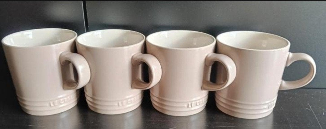 6 grandes tasses beiges Le Creuset de 0,35 l

Soyez aussi co, Maison & Meubles, Enlèvement ou Envoi, Comme neuf, Poterie, Mug