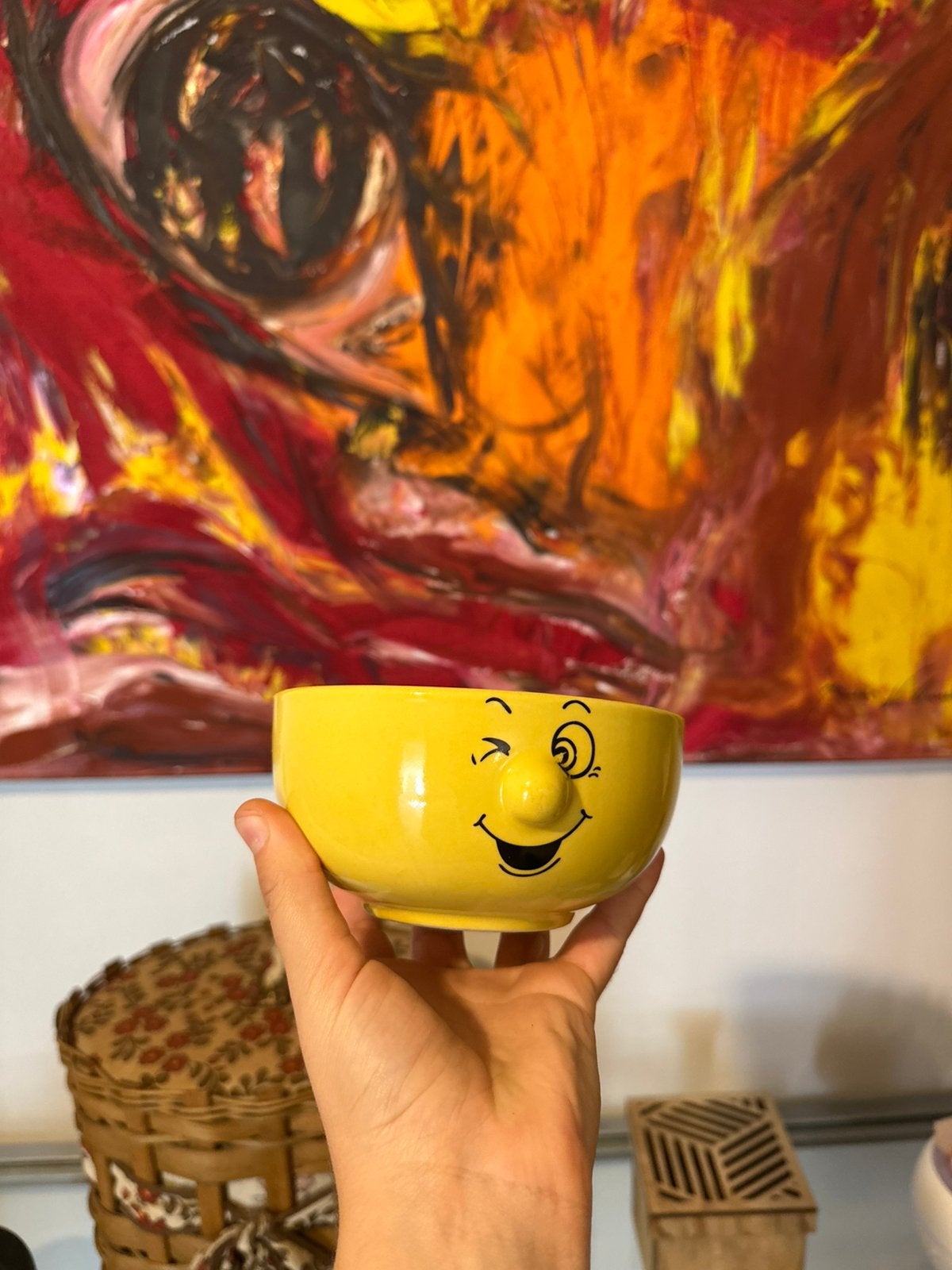 Joli bol jaune avec un visage clignotant, Enlèvement ou Envoi