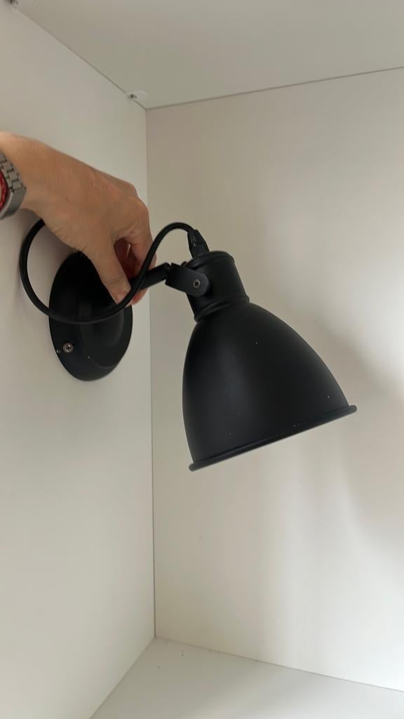 Zwarte wandlamp, Ophalen of Verzenden, Zo goed als nieuw