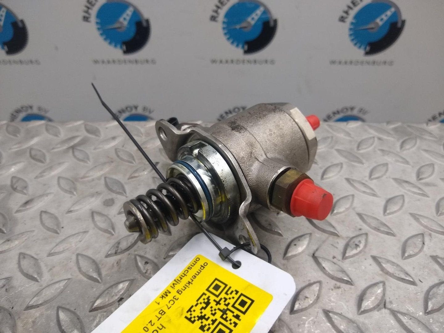 VOLKSWAGEN TIGUAN BRANDSTOF POMP VOOR DE INJECTOR 2010, Auto-onderdelen, Brandstofsystemen, Ophalen of Verzenden, Gebruikt, ARN erkend