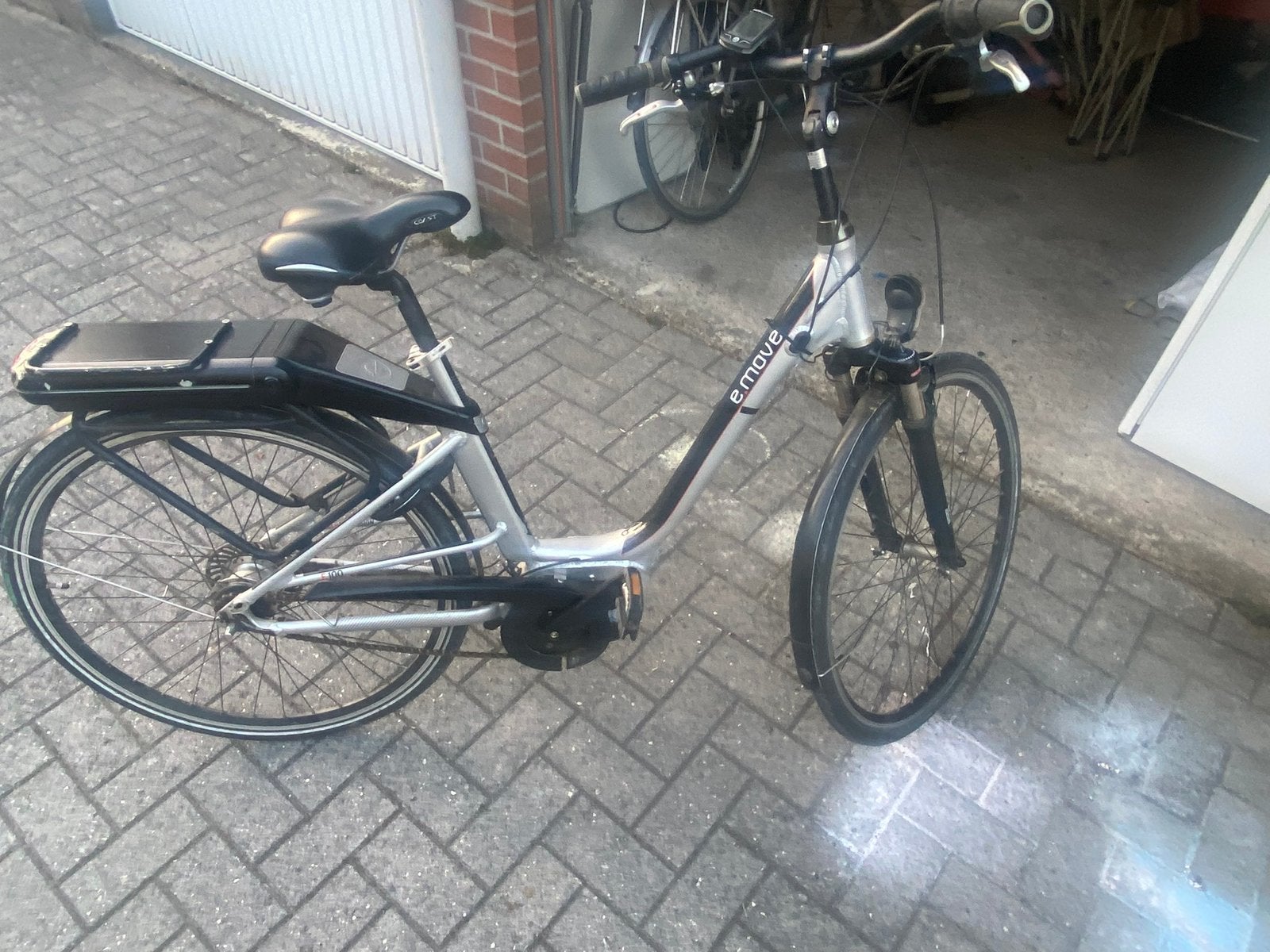 Elektrische fiets E move, Ophalen, Zo goed als nieuw