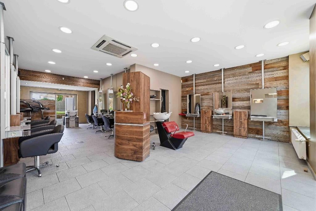 Bel immeuble mixte à la frontière française, Immo, Habitation avec espace professionnel, 167 m², 301 kWh/m²/an, 200 à 500 m²