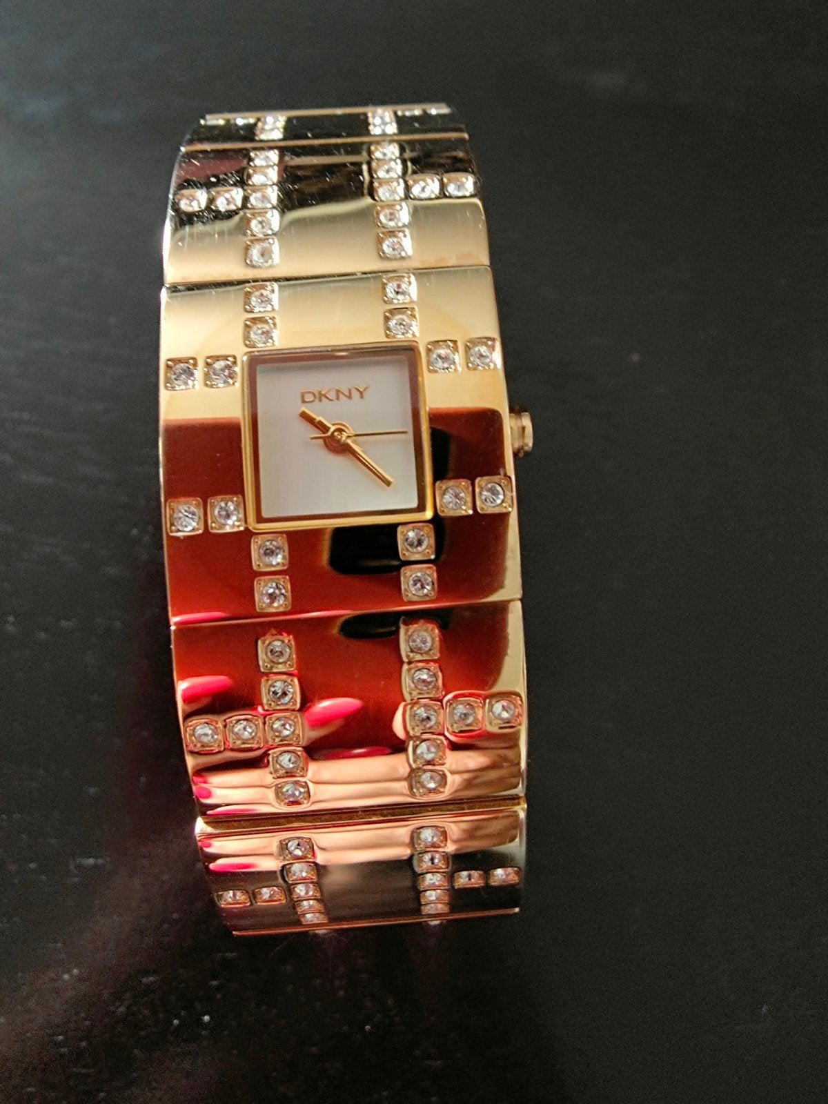DKNY Dames horloge goud, Handtassen en Accessoires, Horloges | Dames, Ophalen, Goud, Goud, DKNY