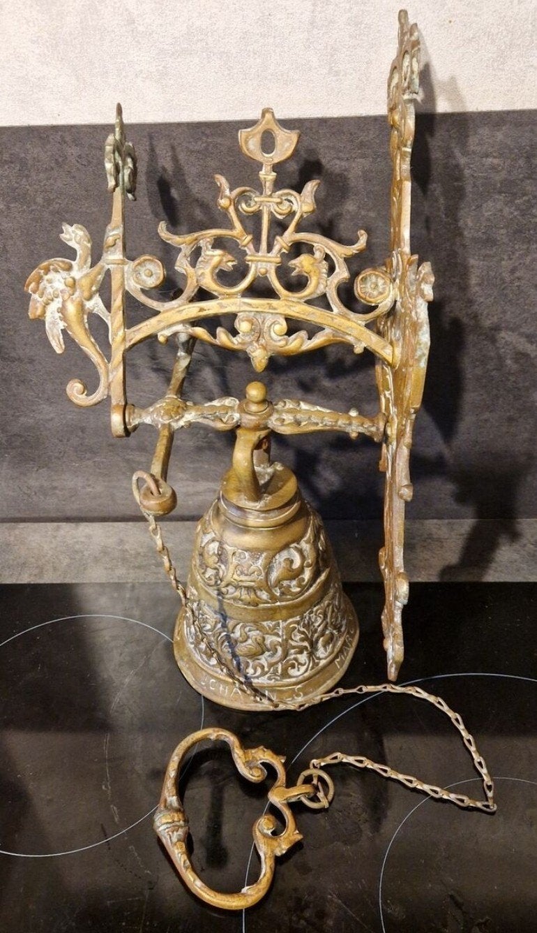 Cloche, Enlèvement, Bronze