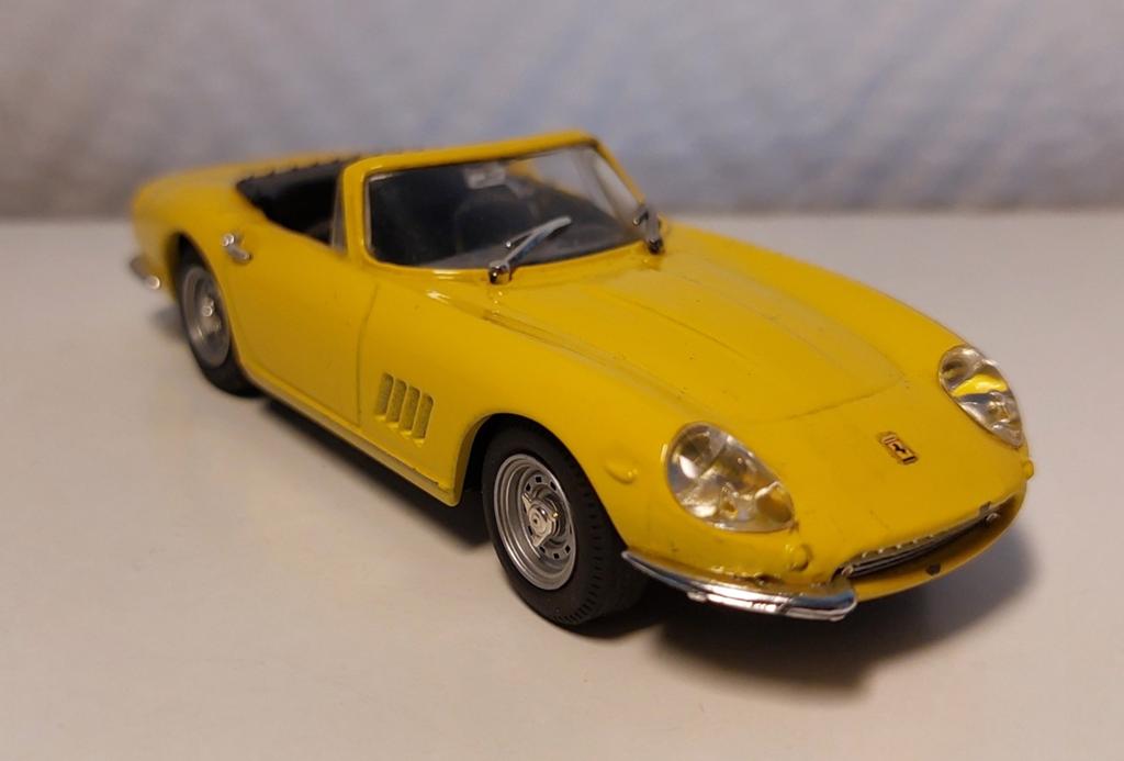 Ferrari Cabriolet geel 1960s schaal 1/43 merk Model Box, Ophalen of Verzenden, Gebruikt, Auto, Overige merken